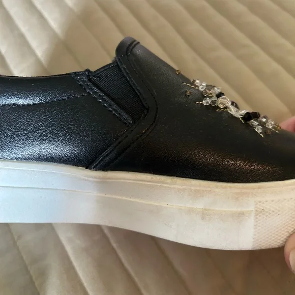 Kurt Geiger Kids Black Slip-On Shoes with Eye Design - Picture 7 of 7